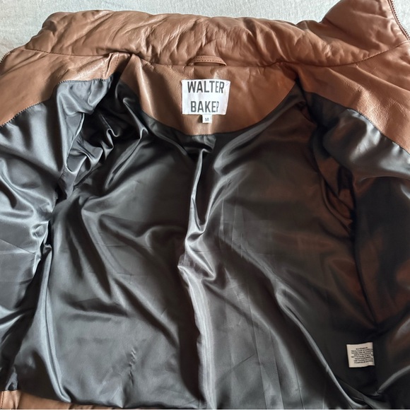 Walter Baker Puffer - Picture 4 of 6